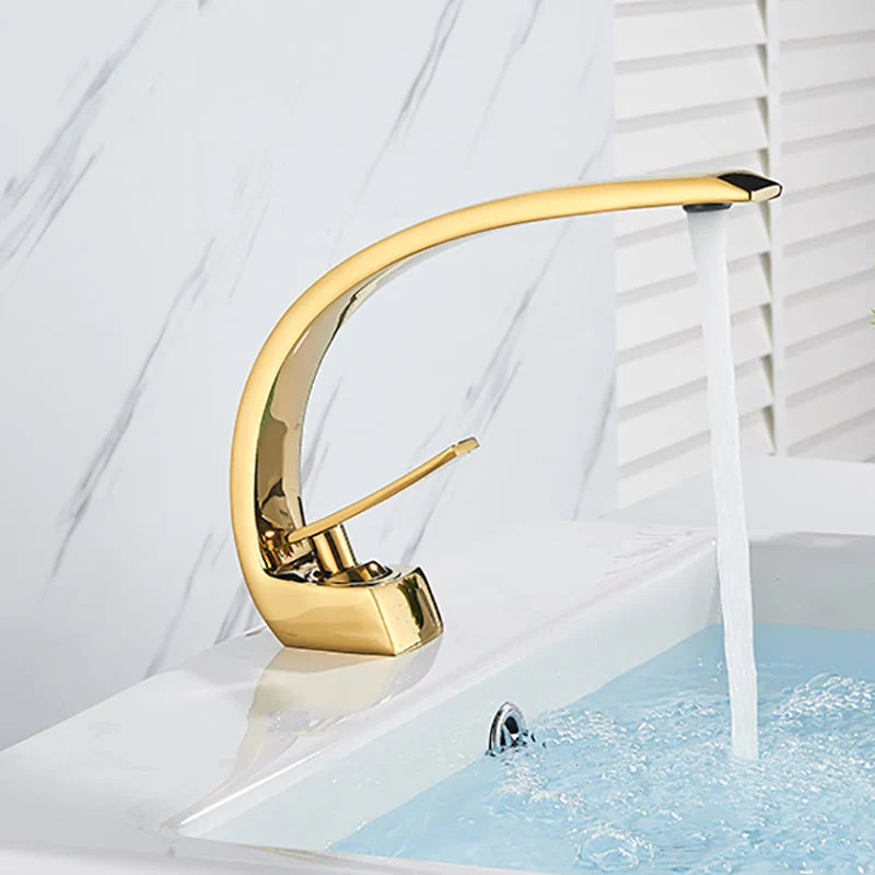 Golden Polished Bathroom Vanity Faucet Single Handle Hot and Cold Water Mixier Basin Sink Faucet Deck Mount Crane